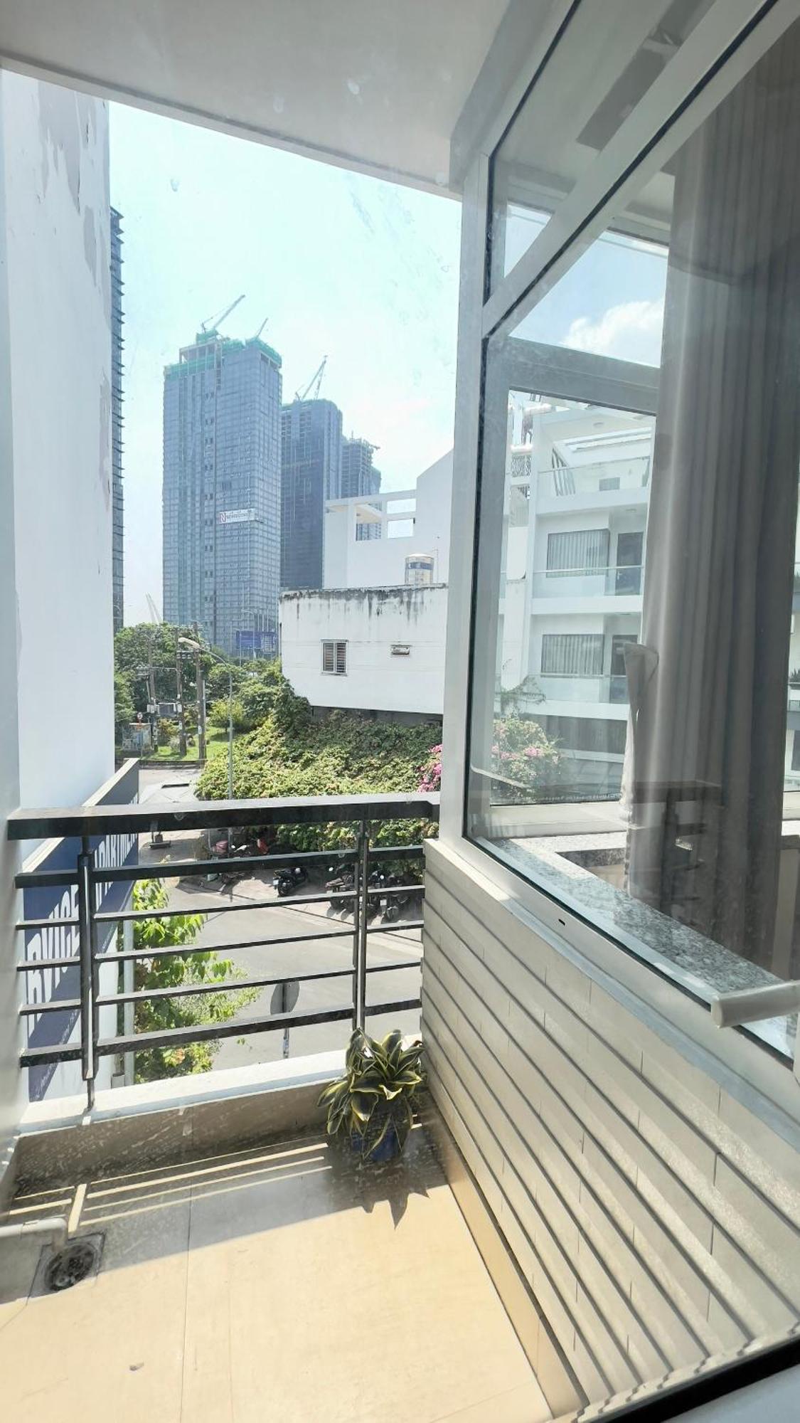 Mh Serviced Apartment Хошимин Экстерьер фото